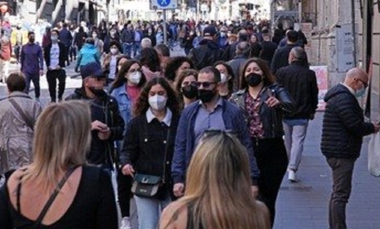 Covid, da oggi senza maschera i ribelli del coprifuoco