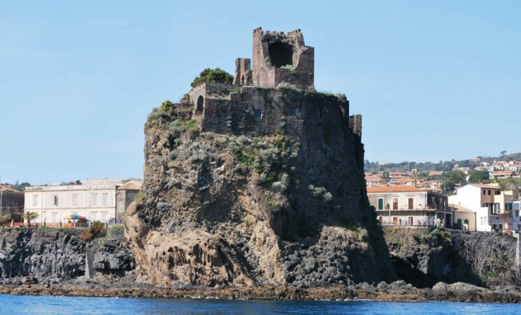 Aci Castello, è allarme Covid, raddoppiano positivi e ricoverati