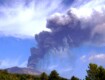 Etna, tregua per cenere e attività esplosiva: la colata lavica continua