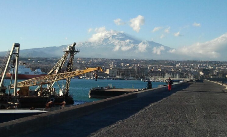 Porto di Catania, il molo di Levante chiuso. Proteste e mobilitazione