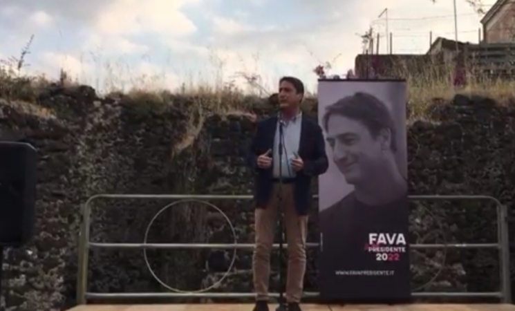 Elezioni regionali, Claudio Fava inizia la sua corsa da Catania - VIDEO