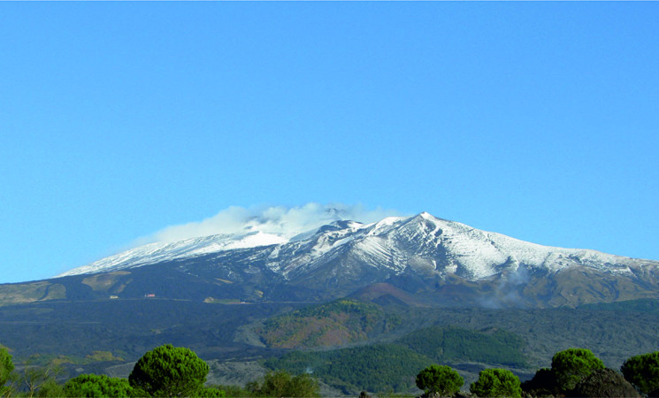 Etna, attività eruttiva in attenuazione: lava ferma e tremore in calo