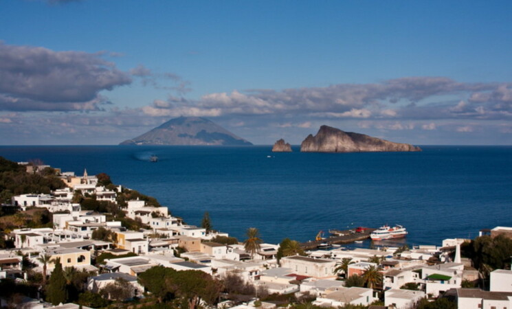 Isole minori sempre più isolate, tagliate diverse corse