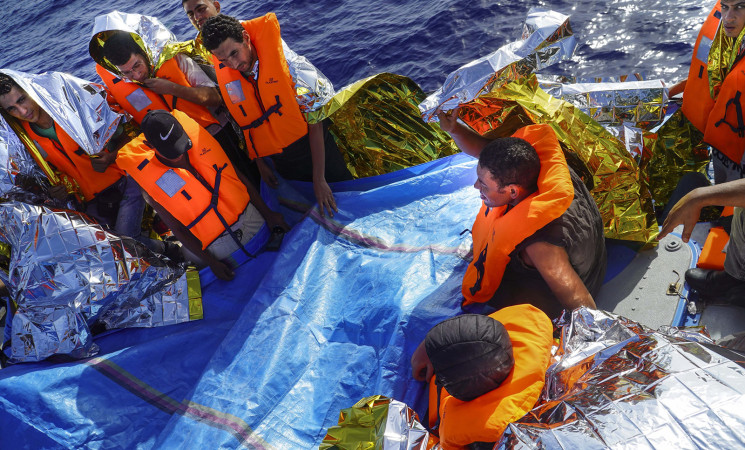 Migranti a Lampedusa, 118 arrivi mentre resta il dramma del naufragio