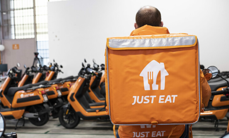 Lavoro, nuove opportunità da Just Eat: ecco dove e come candidarsi