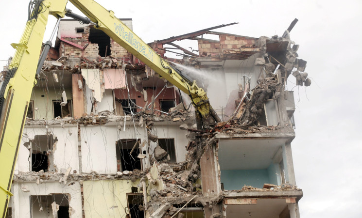 Condono edilizio 2025: cosa prevede la proposta del governo e perché Legambiente è contraria