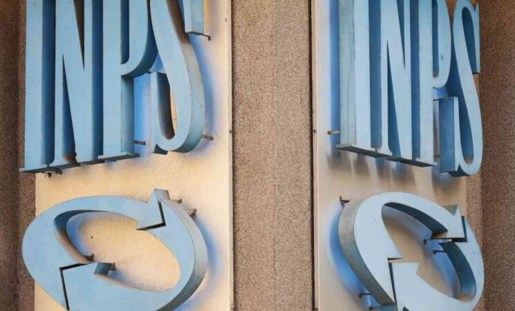 Assegno di inclusione, Inps avvisa 360mila famiglie: serve una nuova domanda dopo 18 mesi