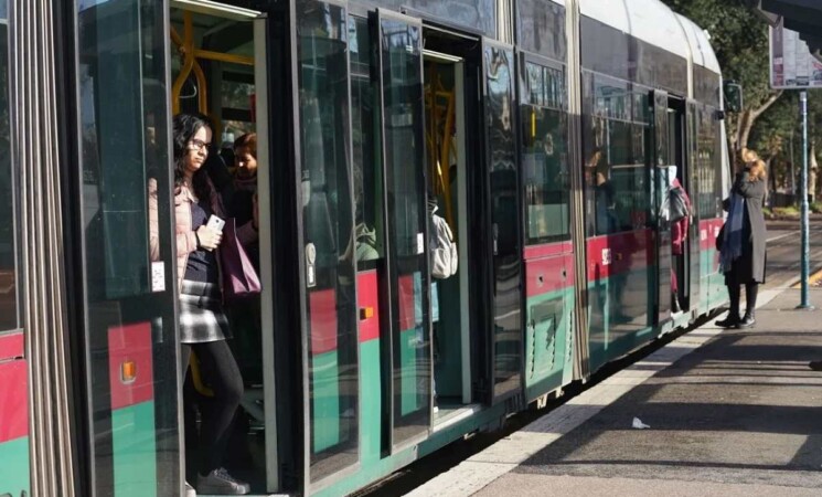 Trasporti pubblici in Sicilia al collasso: scioperi, disservizi e appello del Codacons