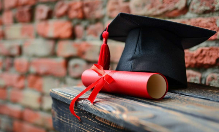 Laurea e lavoro in Italia: occupazione in crescita, ma il divario Nord-Sud resta un ostacolo