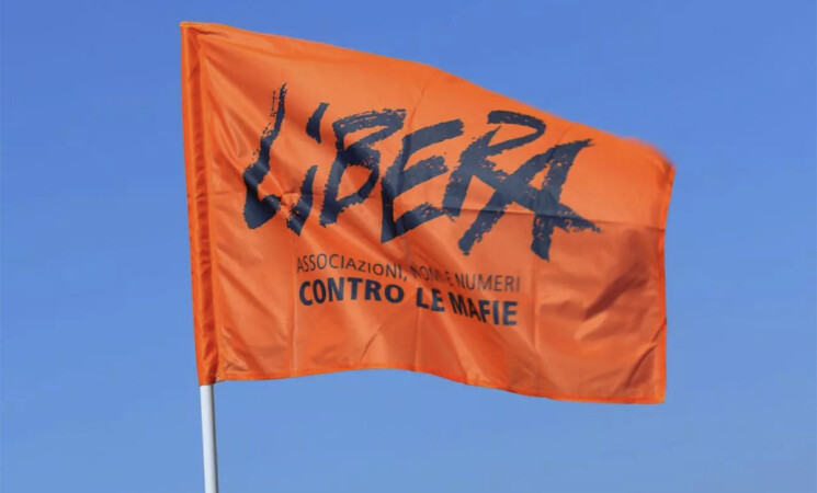 Dossier-inchiesta di Libera “Terra bruciata” sulla Sicilia delle emergenze