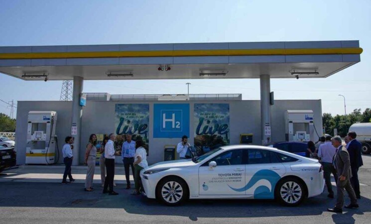 Venezia lancia il primo car sharing a idrogeno d’Italia con Toyota e Kinto