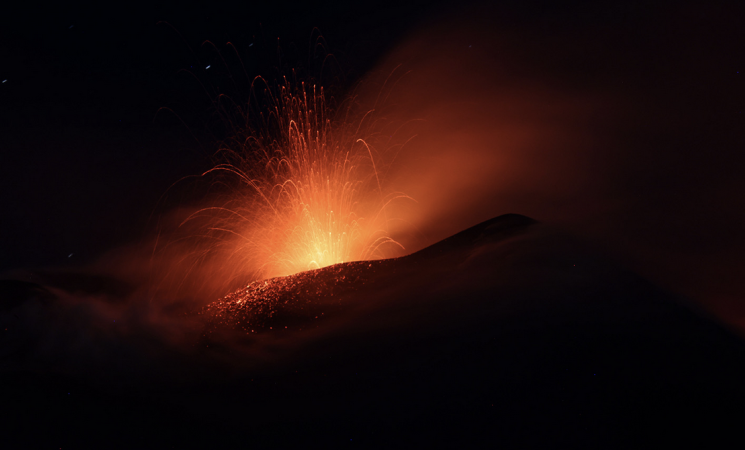Etna, nuova colata lavica a quota 3000 metri