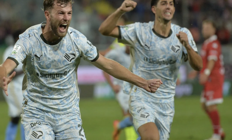 Palermo-Bari 2-0: i rosanero volano in vetta alla Serie B