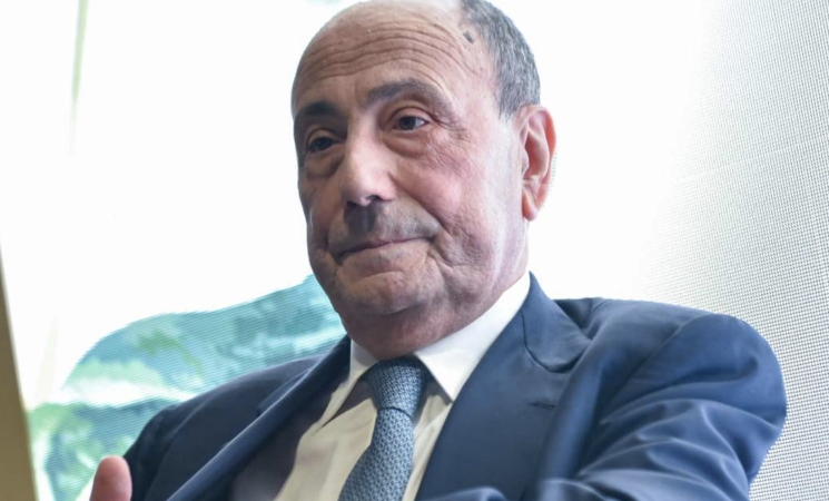 Sicilia, cresce la tensione politica: Schifani a Bruxelles mentre si parla di dimissioni