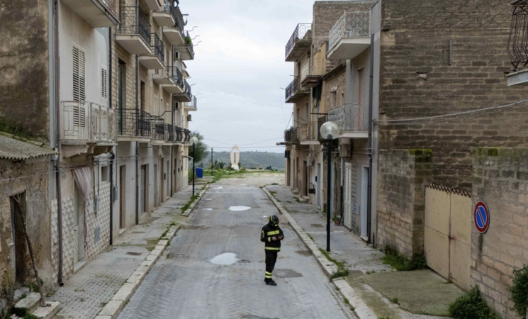 Frana di Niscemi, crolla la Croce simbolo di speranza: proseguono gli interventi