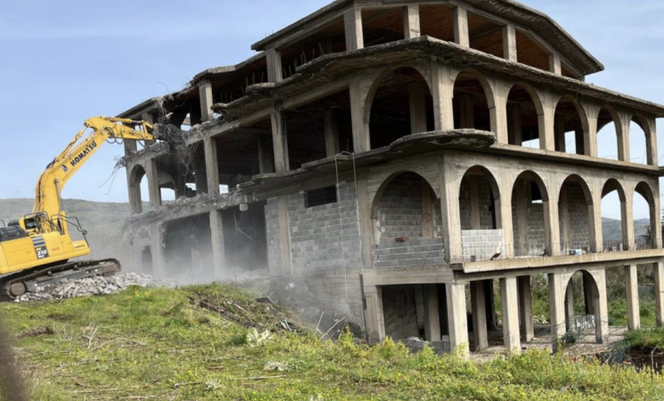 Ecomostro Randazzo abbattuto: fine del simbolo della cosca Sangani