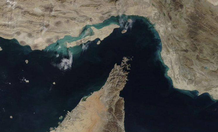 Stretto di Hormuz di nuovo chiuso: Iran blocca il traffico dopo l'attacco israeliano in Libano