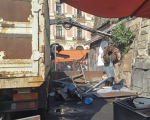 Abusivismo a Catania, rimossi due banconi abusivi alla Pescheria: liberato l’ingresso di Porta Uzeda
