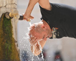 Caldo record in Sicilia, Palermo resta da bollino rosso: oltre 40 gradi e massima allerta incendi