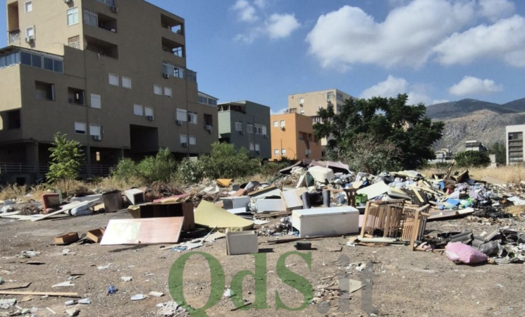 Zen di Palermo, rifiuti e roghi: “Il quartiere sta diventando una discarica”
