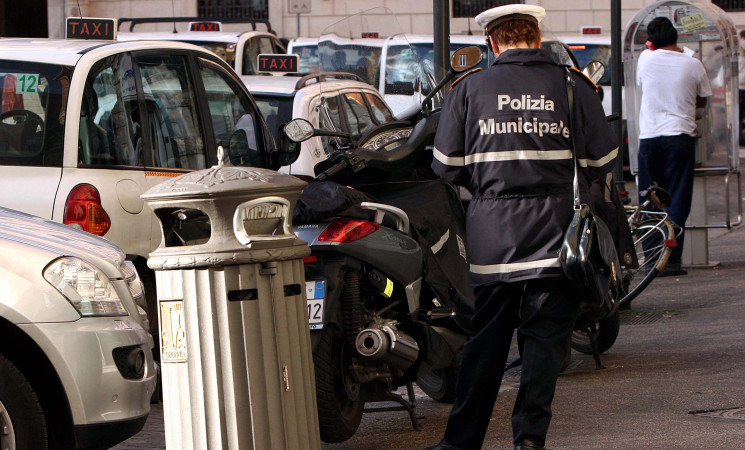 Nuovo Codice della strada, patente a 17 anni e sorpasso a destra: cosa cambia