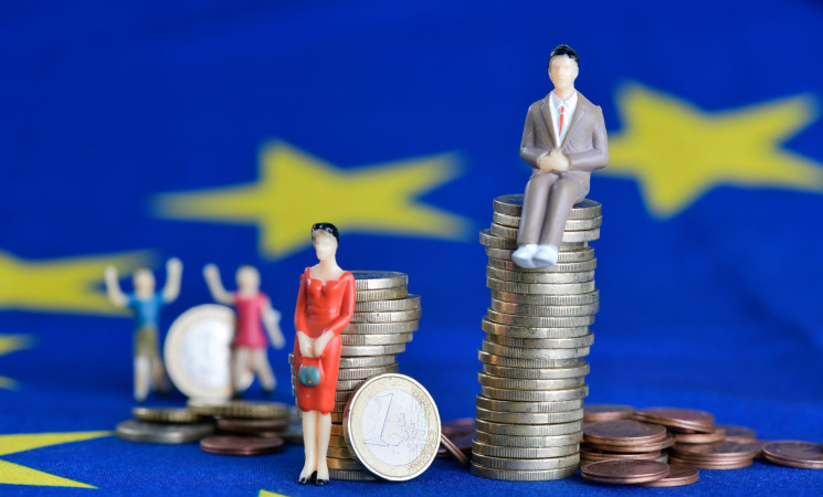 Metalmeccanici, alle donne 5.401 euro in meno: il gender pay gap arriva al 23,6%