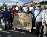 Agricoltori siciliani in protesta a Gela: trattori in strada contro il caro carburante