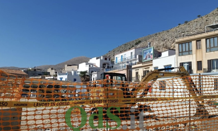 Piazza Mondello, lavori a rilento: commercianti e residenti chiedono chiarezza