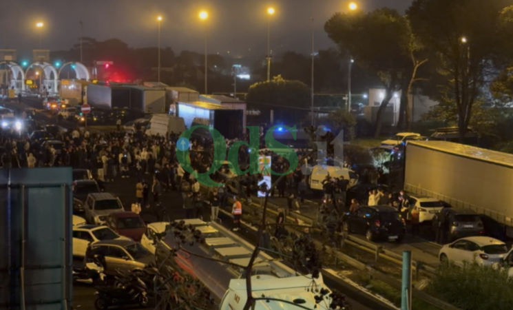 Autotrasportatori in Sicilia, protesta divisa: blocchi a San Gregorio e tensioni dopo l’accordo con Salvini